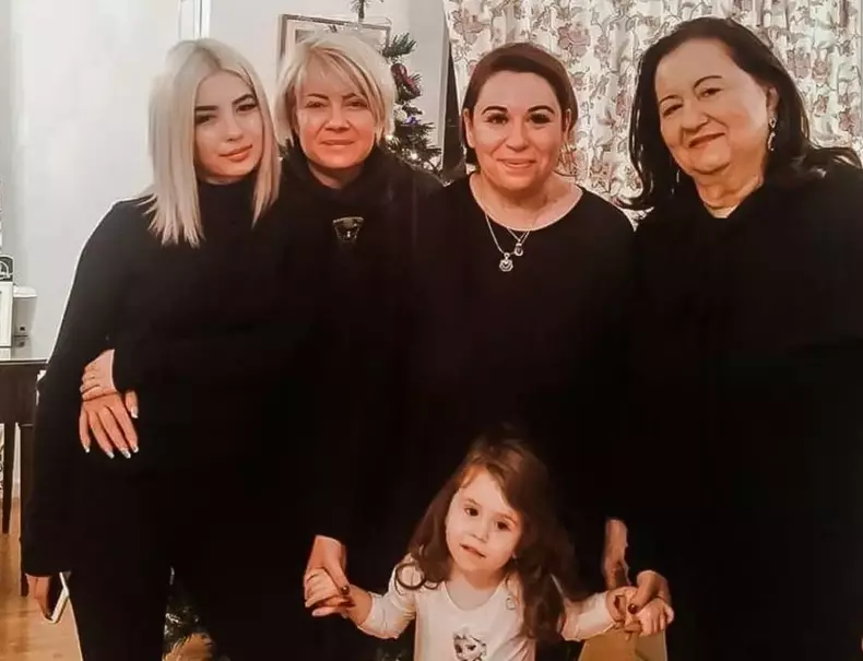 Fiicele-Mioarei-Roman-1024x784-1