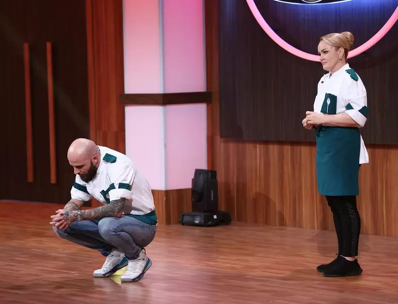 „Chefi la cuțite”. Cine sunt semifinaliștii sezonului 9