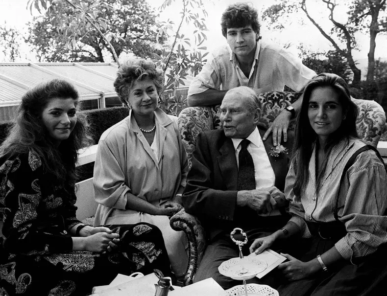 Dame Joan Plowright death