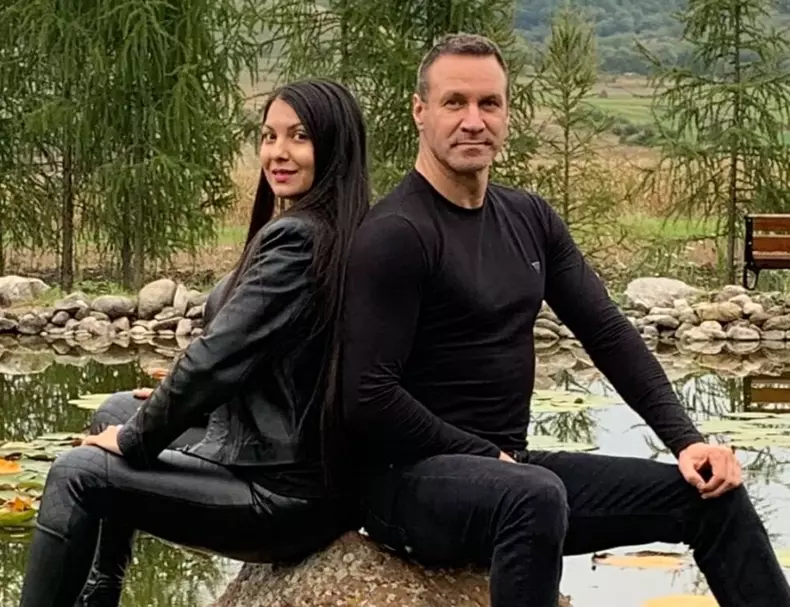 cine-este-iubita-lui-alin-oprea-ce-spune-solistul-trupei-talisman-despre-partenera-sa_4