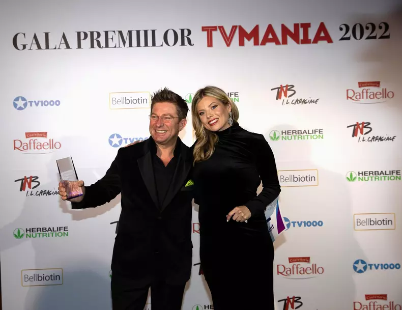 roxana-hulpe-insarcinata-in-sase-luni-la-gala-premiilor-tvmania-2022-3