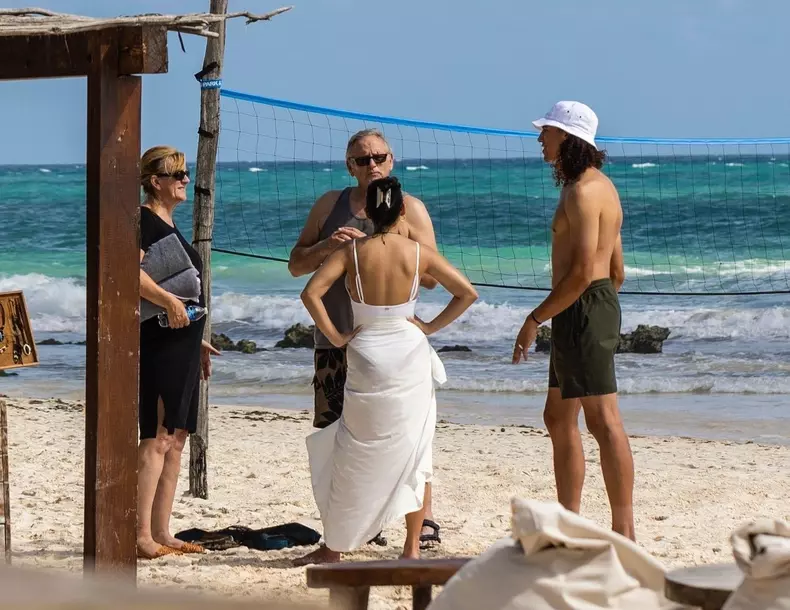 S-au căsătorit, în mare secret, pe o plajă din Tulum