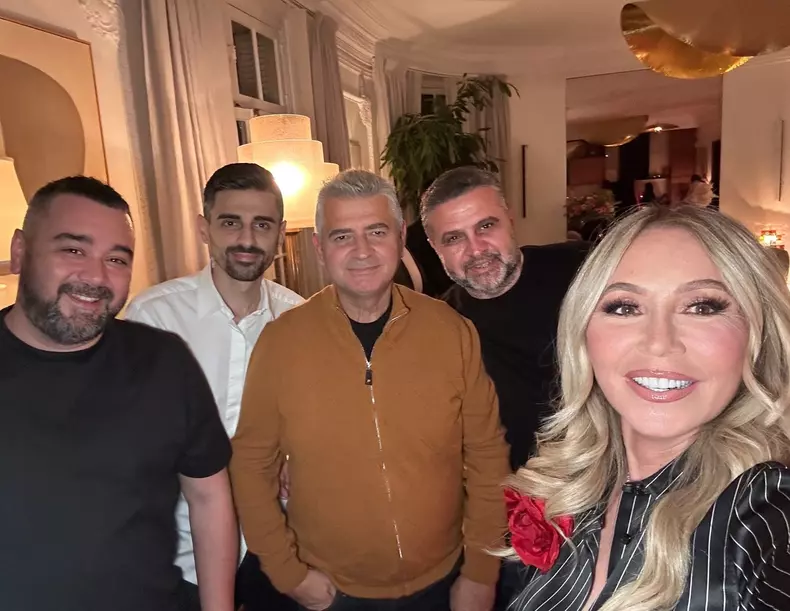 anastasia soare cu rudele