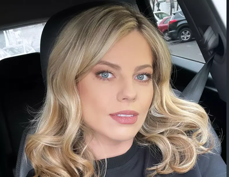 Cum arată Roxana Hulpe, însărcinată în ultimul trimestru. Când revine la pupitrul știrilor. „Nu mi-am făcut încă bagajul de maternitate”