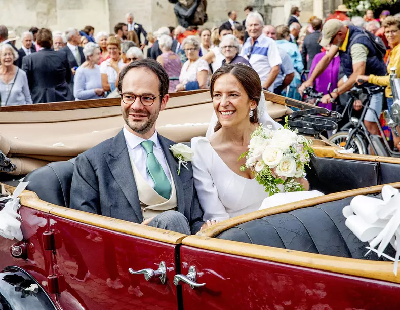 Mariage du comte Charles-Henri d'Udekem-d'Acoz et Caroline Philipe à l'église Saint-Michel de Pont-l'Évêque