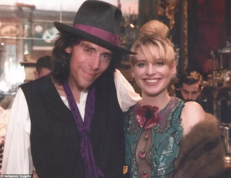 36034692-8980645-Ivy_Getty_picture_right_posted_pictures_of_her_father_in_a_tribu-a-19_1606220978625