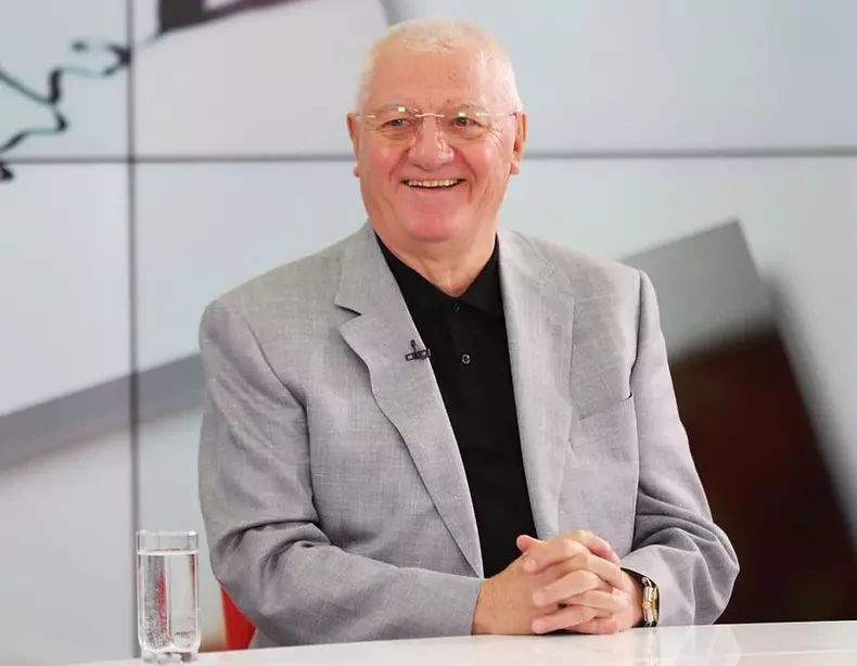 a36ce619-1b2e-46ab-a1c3-7db411407122