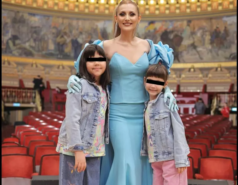 alina-sorescu-si-fiicele-ei
