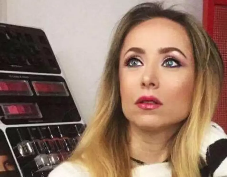 c2g9odq5mdnkyzgxmzjhnmmzndhkzdkwndljmzjiotg5zdk.thumb_