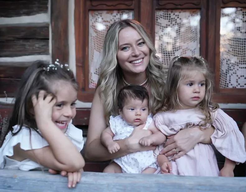 Cum se simte Laura Cosoi, însărcinată pentru a patra oară  (5)