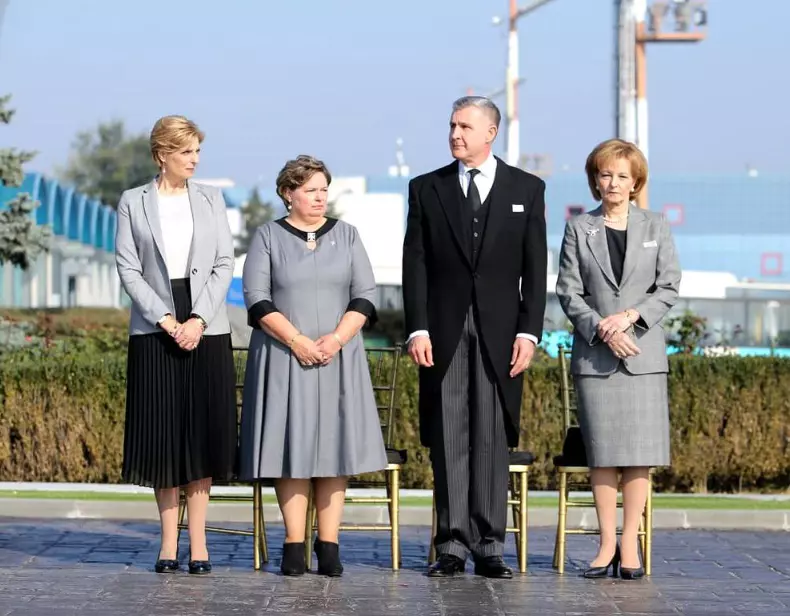 Familia Regala la repatrierea Reginei-Mama Elena 2