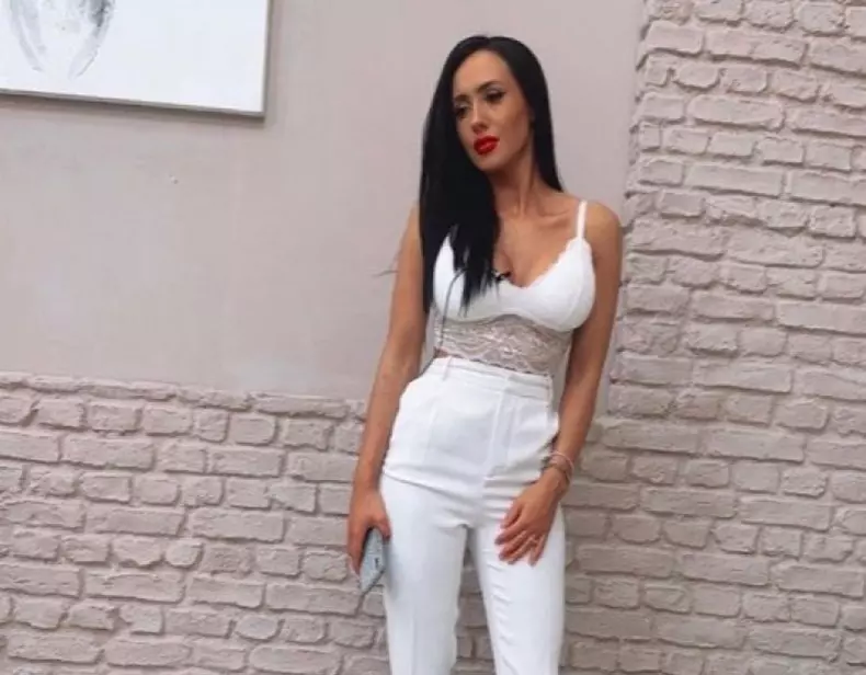 Ella-iubește-din-nou.-Bruneta-de-la-Puterea-Dragostei-nu-a-făcut-publică-identitatea-iubitului-său-2