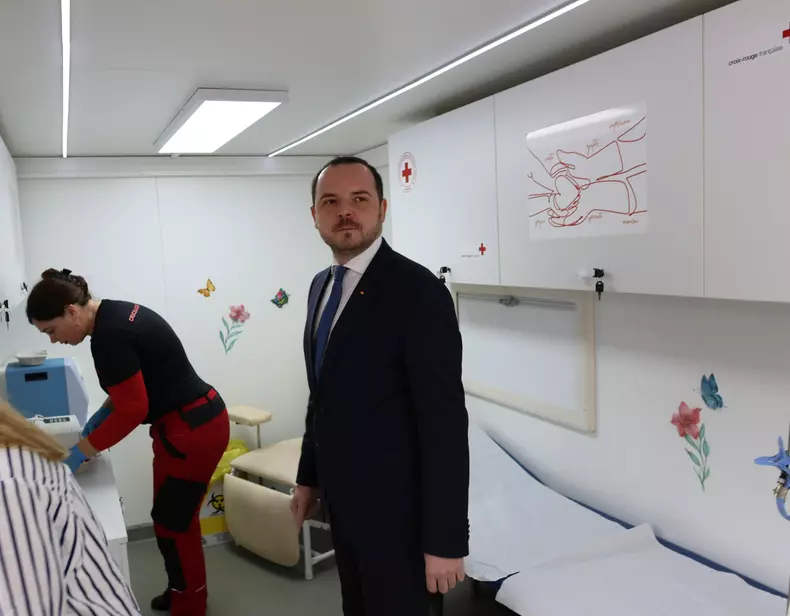 569212181_806676815665413_3583961234639211864_n