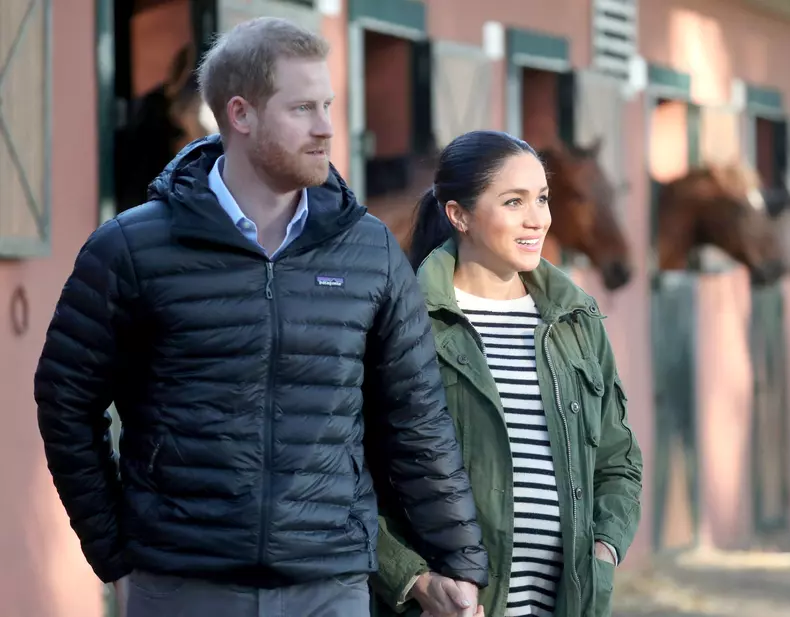 Ce nume ar putea alege Meghan Markle și prințul Harry pentru bebelușul lor