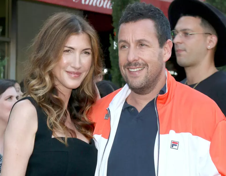 Adam Sandler nu se desparte de soție nici pe platouri. În câte filme au jucat împreună, de fapt