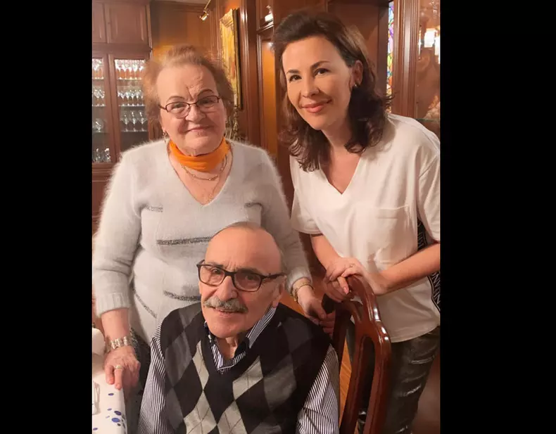 Daniela-Elena-sora-Adinei-Alberts-a-decis-sa-se-calugareasca-2