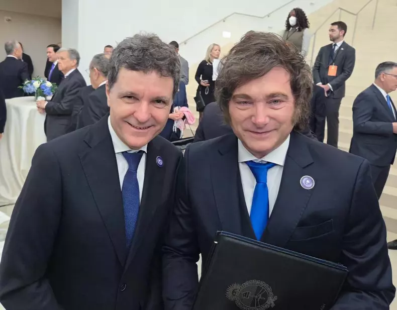 primele-imagini-cu-nicusor-dan-la-inaugurarea-consiliului-pacii-din-washington-1047597