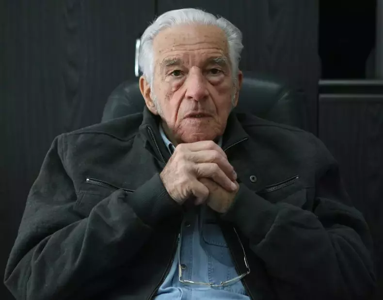 casa-lui-sergiu-nicolaescu-se-vinde-si-in-bitcoin-5