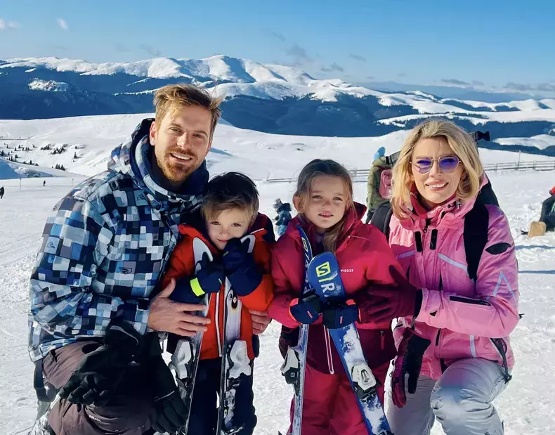 alina-si-ilan-laufer-alaturi-de-gemenii-lor-davina-si-nathaniel-4