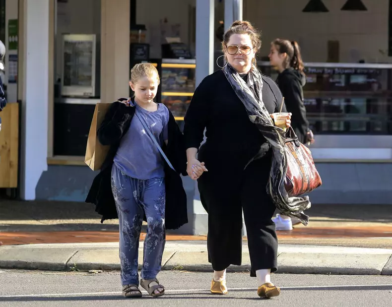 EXCLUSIVE: *NO DAILYMAIL ONLINE* *NO DAILYMAIL ONLINE* Birthday Girl! Melissa McCarthy celebrates her 50th Birthday with family in Byron Bay