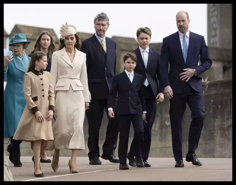 kate-middleton-si-printul-william-alaturi-copii-la-slujba-de-paste-11-scaled