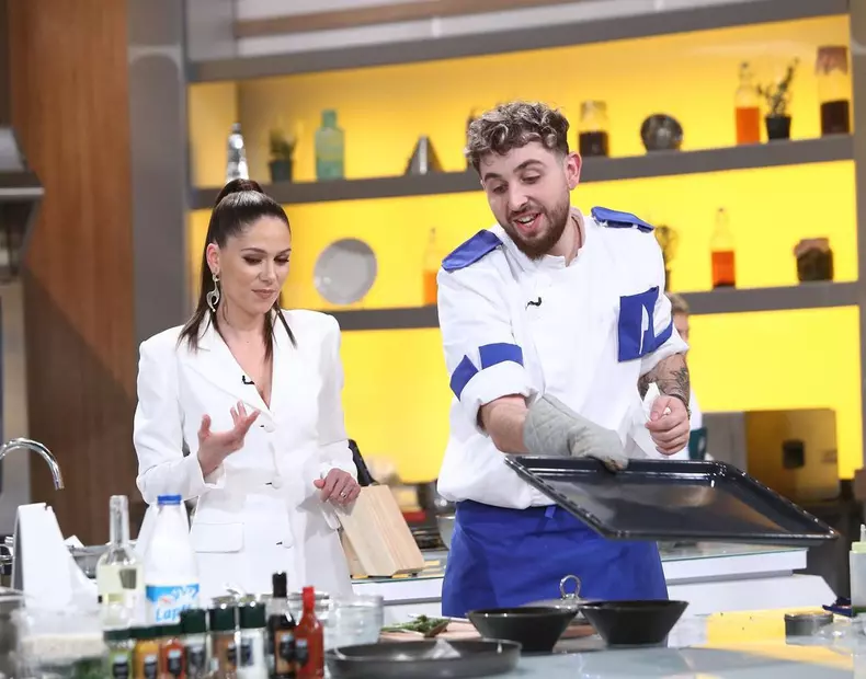 „Chefi la cuțite”. Cine sunt semifinaliștii sezonului 9