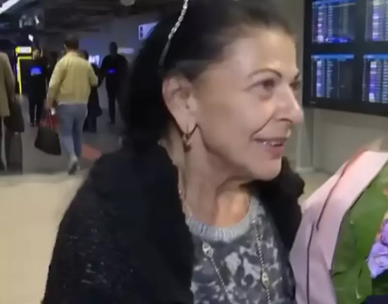 elena carstea la aeroport