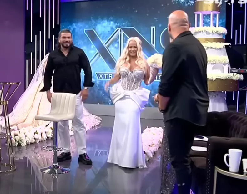anda-adam-a-treia-rochie-1