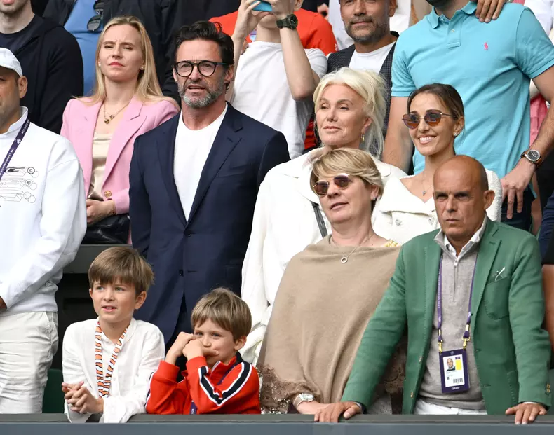 Hugh Jackman și soția lui, Deborra-Lee Furness, divorțează după 27 de ani de căsnicie. Primele declarații