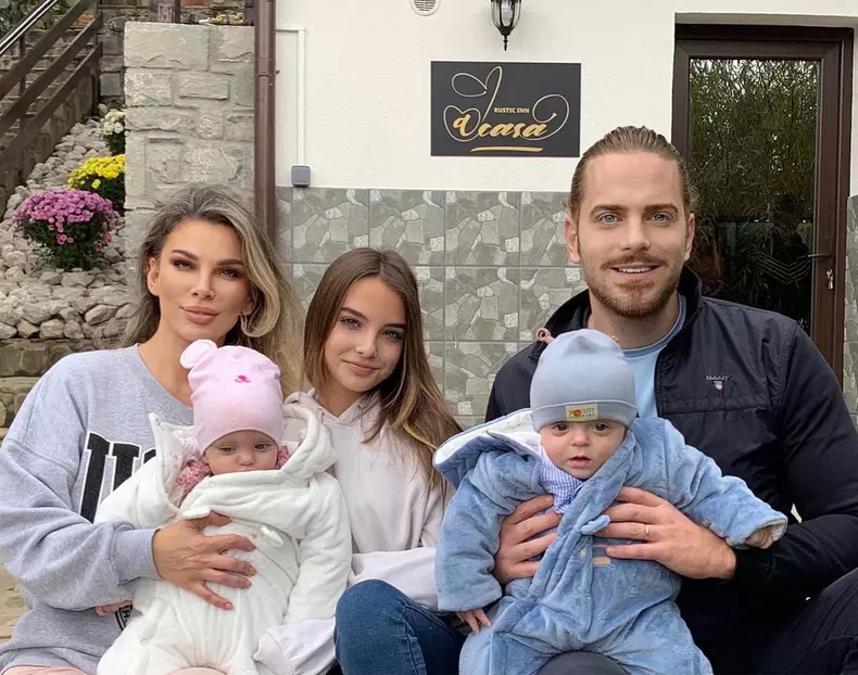 Cum-arata-acum-gemenii-Alinei-si-ai-lui-Ilan-Laufer.-Micutii-nascuti-prematur-au-implinit-10-luni-6