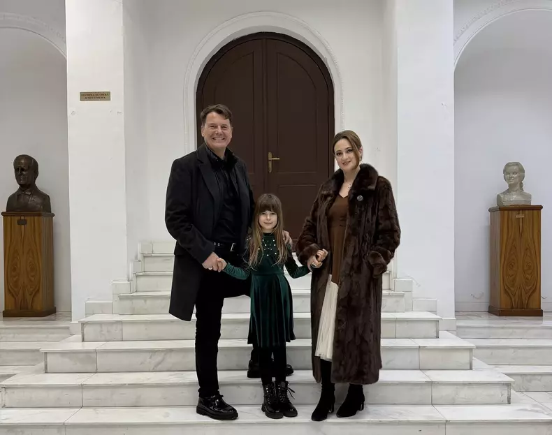 Madalina-Dobrovolschi-familie-7