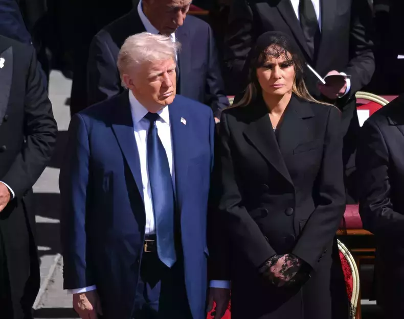 donald-trump-si-melania-trump-funeralii-papa-francisc-2