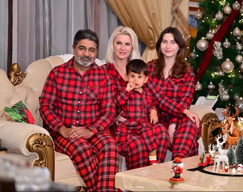 anca verma cu familia