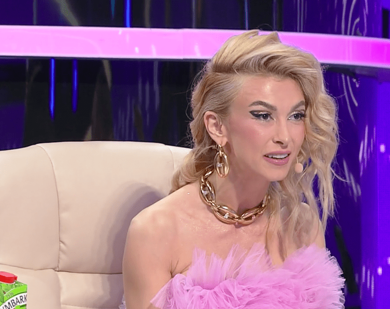 andreea-blan-te-cunosc-de-undeva