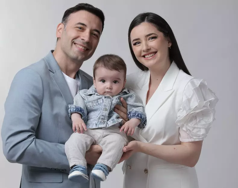 Marina-si-Daniel-Nitoiu-familie-deschidere