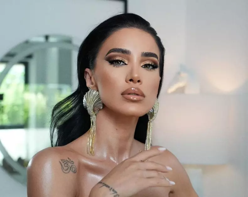 Adelina-Pestritu-intro - Copy