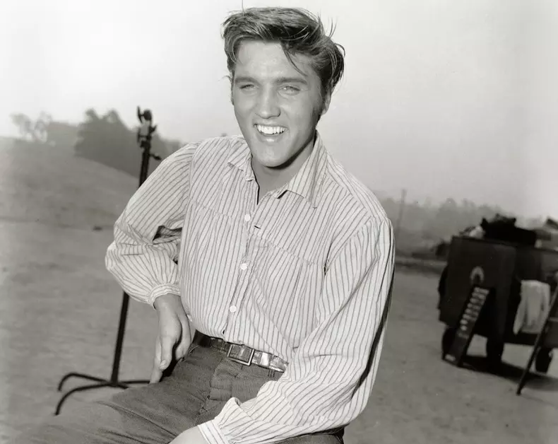 Actrița Cybill Shepard, "bântuită" de relația cu Elvis Presley. "Era minunat în pat, dar a trebuit să-l învăț un lucru"