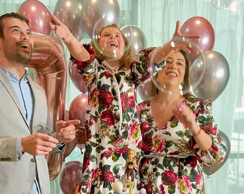 oana-roman-marius-elisei-isa-c-900x675