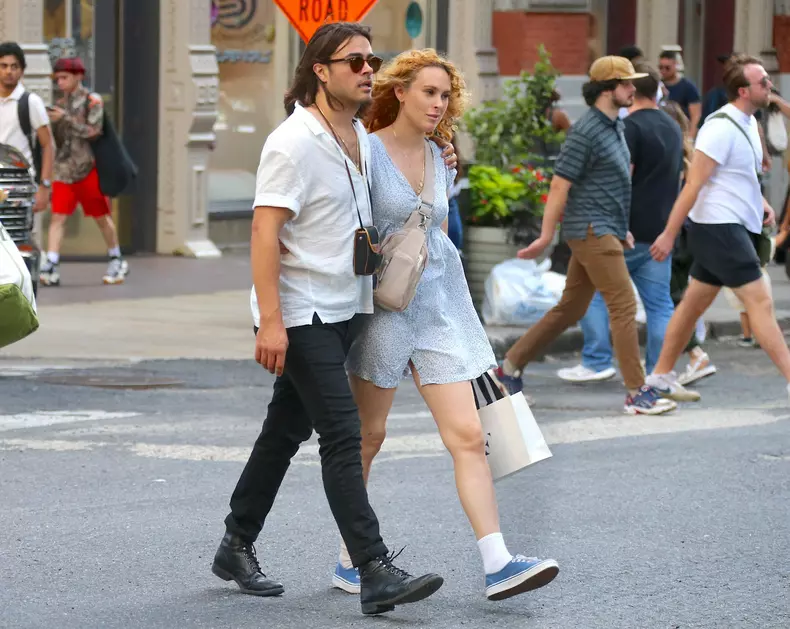 Cum arată fiica lui Bruce Willis, la două luni după ce a născut. Rumer se laudă cu silueta ei