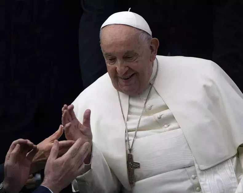 papa-francisc-sicriu11