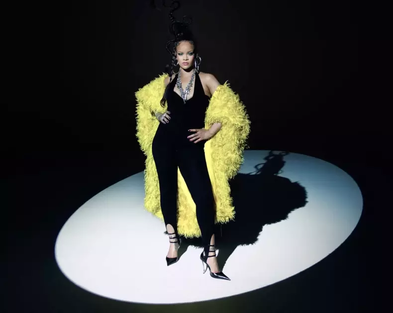 Rihanna fait la promotion de son show prévu à la mi-temps du Super Bowl