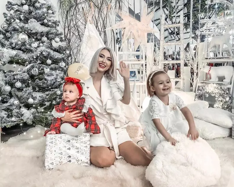 Andreea Bălan și fiicele ei Ella și Clara