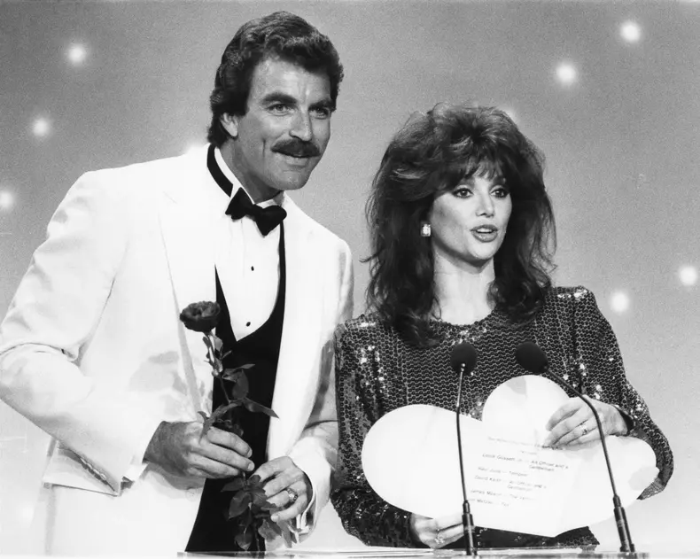 Tom Selleck şi Victoria Principal, în 1983
