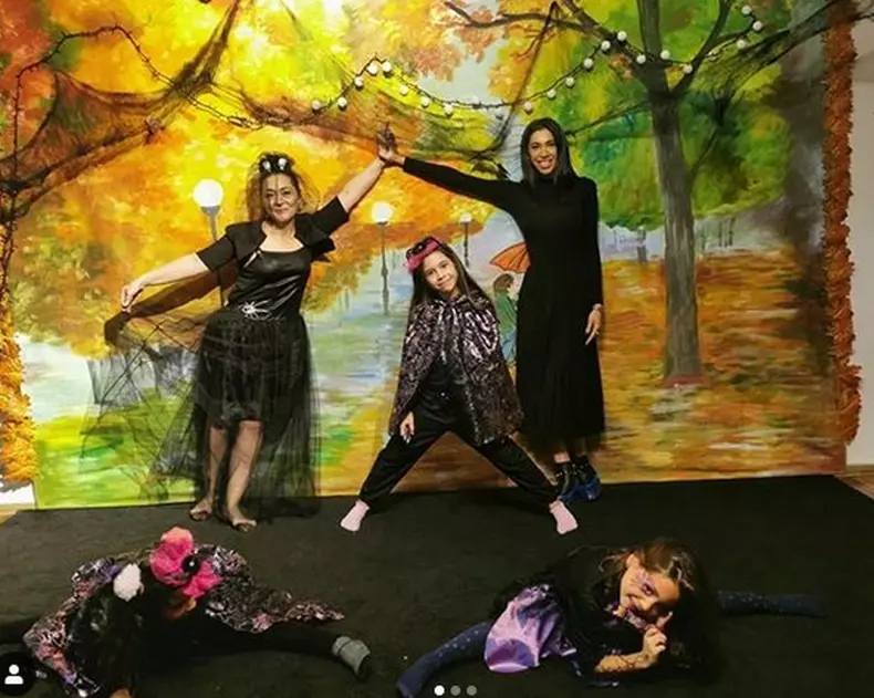 Raluca-Pastrama-fete-1