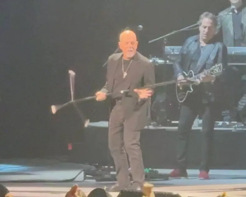 billy joel cu stativul
