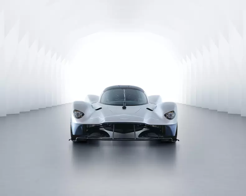 Aston_Martin_Valkyrie_01