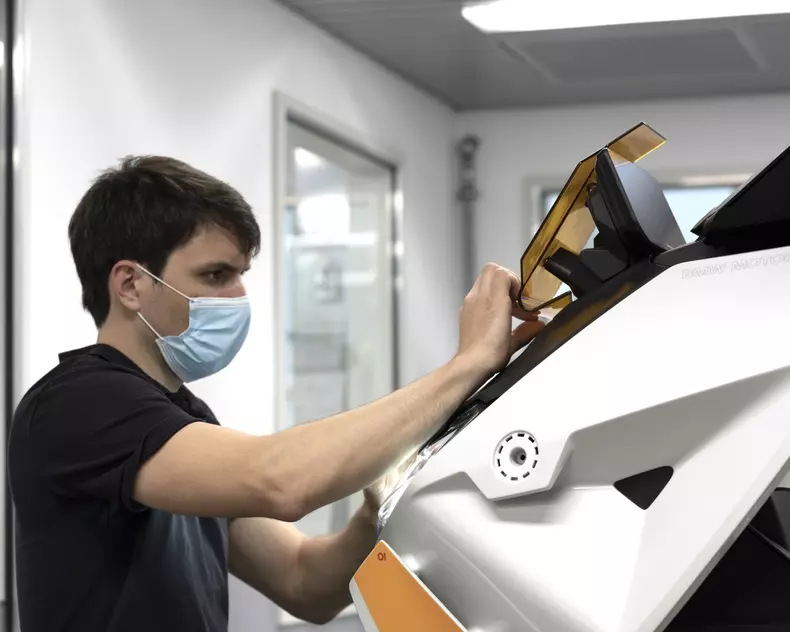 BMW Motorrad Definition CE 04 018