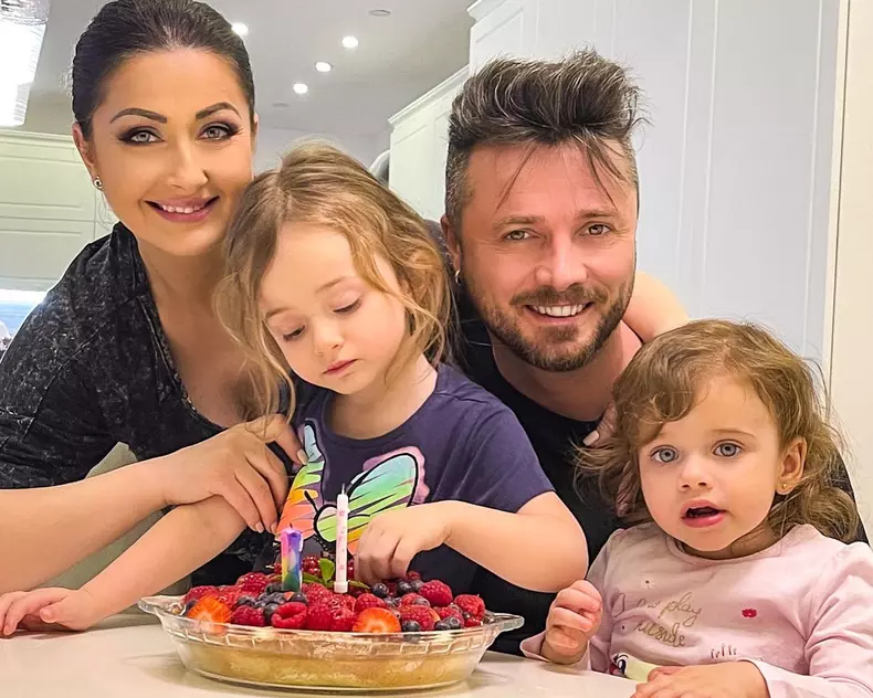 gabriela-cristea-si-tavi-clonda-au-sarbatorit-ziua-lui-iris