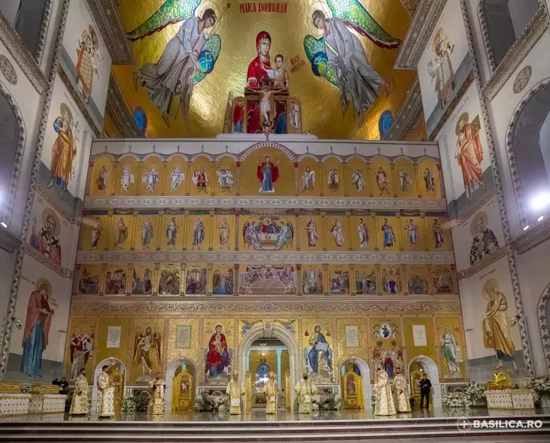 cum-arata-catedrala-mantuirii-neamului-catedrala-nationala-in-interior--imagini-biserica-ortodoxa-pentru-ca-presa-a-fost-interzisa-8