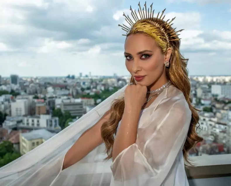 iulia vantur revine in tara